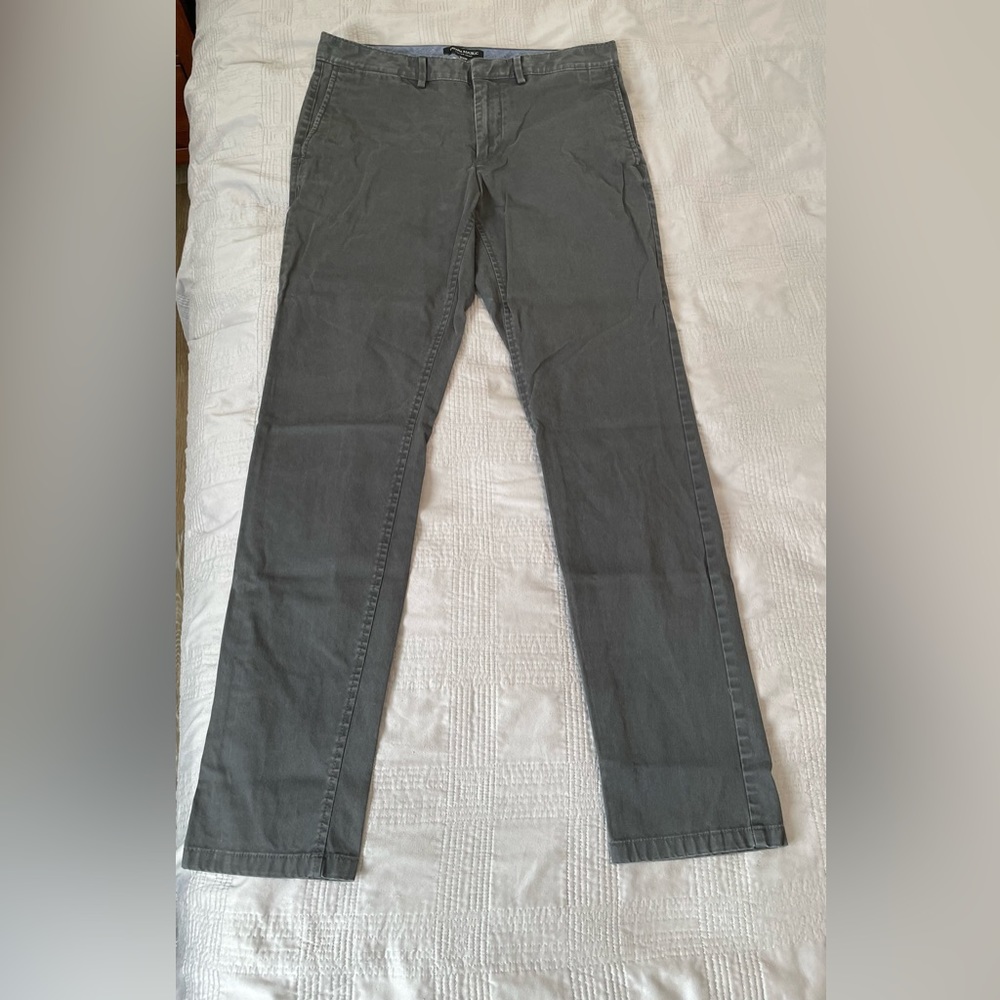 Banana republic men’s Fulton chino -32x34 -charcoal